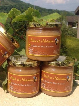 Miel de fleurs de Lorraine et noisettes -450g (pâte à tartiner) Miel de fleurs de Lorraine et noisettes -450g (pâte à tartiner)