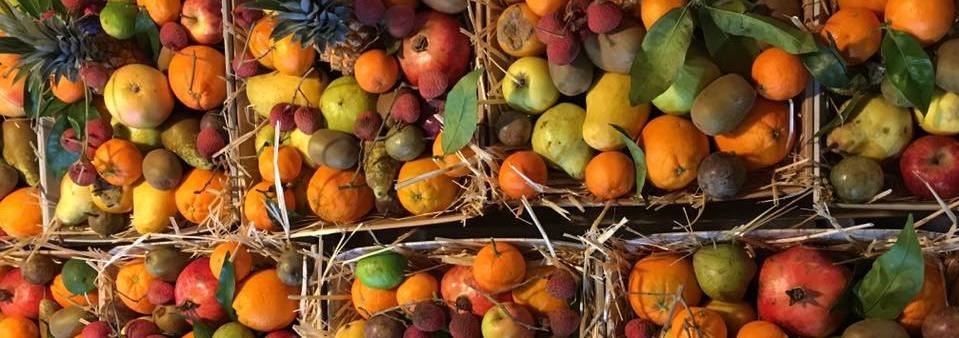 Livraison de Paniers Bio, drive fermier et vente au détail de fruits et légumes bio, oeufs Bio, fromages Bio, corbeilles de fruits, produits du Terroir et coffrets cadeaux.